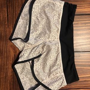 Lululemon Running Shorts Sz 6
